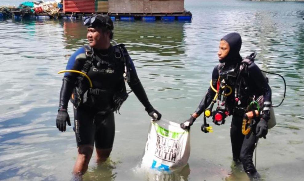 KKP Bersihkan 300 Kg Sampah per Bulan dari Pantai Ambon