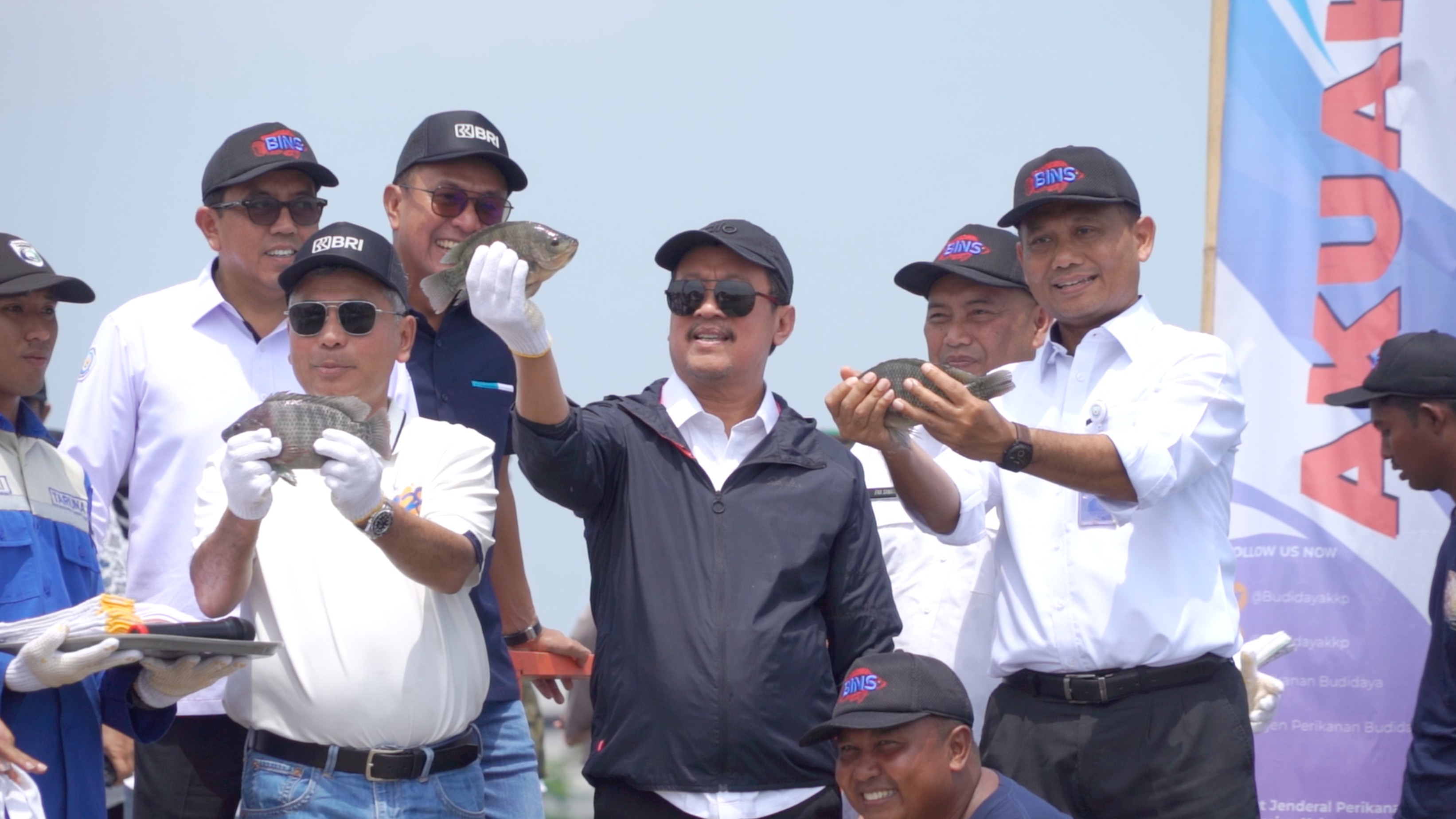 MENTERI TRENGGONO JADIKAN MODELING NILA SALIN SOLUSI HIDUPKAN TAMBAK NGANGGUR