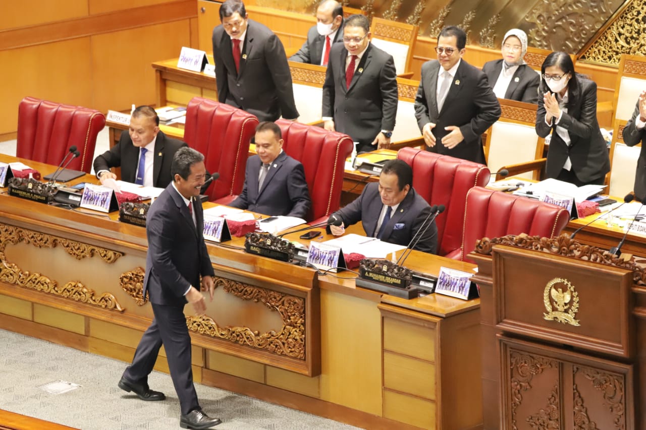 RUU Landas Kontinen telah resmi disahkan menjadi Undang-Udang dalam Rapat Paripurna DPR RI pagi ini di Senayan