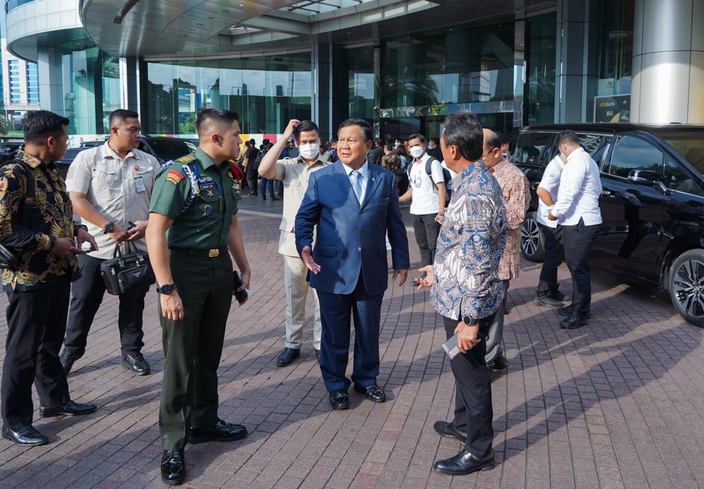 Menteri Sakti wahyu Trenggono hadir dalam CT Corp Leadership Forum mendengarkan langsung paparan PM Malaysia Dato’ Seri Anwar Ibrahim mengenai hubungan dua negara serumpun Indonesia - Malaysia