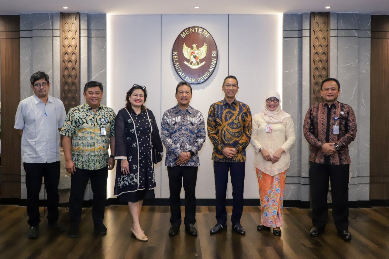 Menteri Sakti Wahyu Trenggono kedatangan tamu dan juga kawan lama Pj Gubernur DKI Jakarta Mas Heru Budi bersama jajarannya di Kantor KKP