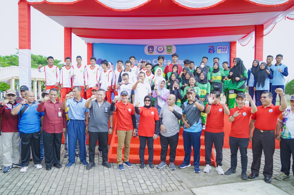 Gernas Bulan Cinta Laut di Pantai Piwang