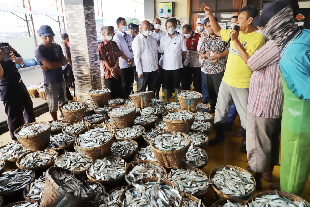 Peninjauan Pangkalan Pendaratan Ikan (PPI) Dadap di Indramayu, Jawa Barat bersama Ibu Nina Agustina Bupati Indramayu (Kamis, 15/4/22)