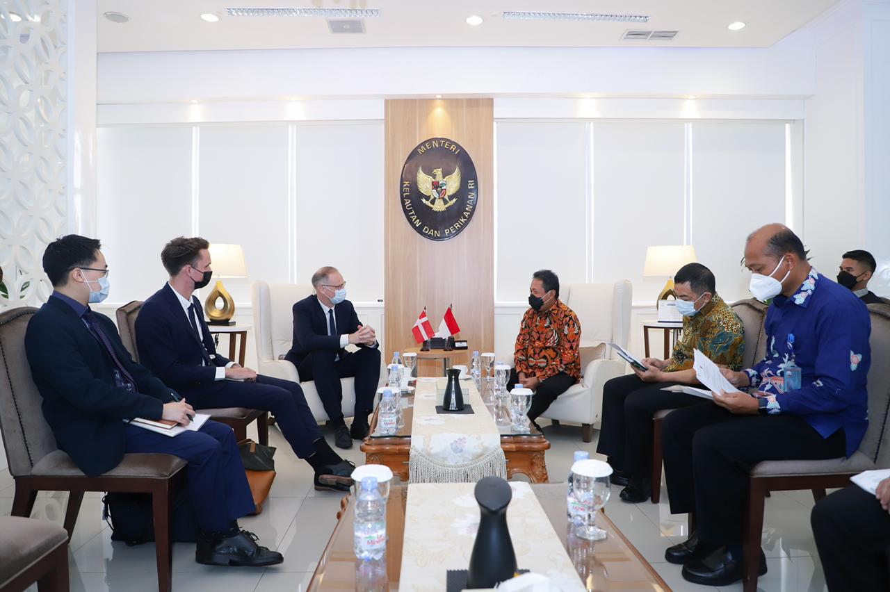 Jakarta - Kamis 11/2), Menteri Kelautan dan Perikanan Sakti Wahyu Trenggono , melakukan pertemuan dengan Duta Besar Denmark untuk Indonesia Lars Bo Larsen.