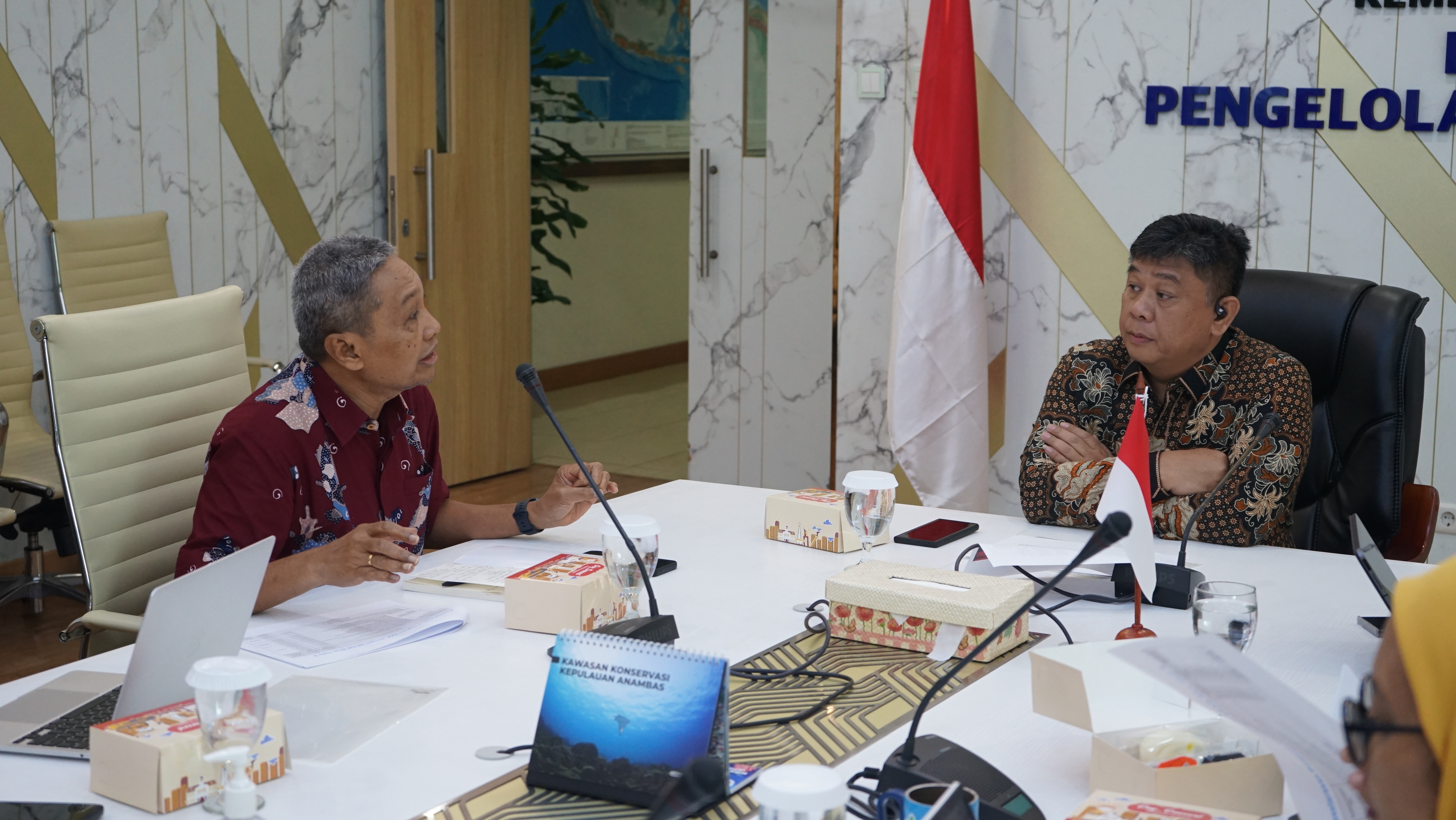 Kunjungan Tim Konservasi Indonesia (KI) dengan Ditjen PKRL terkait Side Event OOC, Jakarta (21/2).