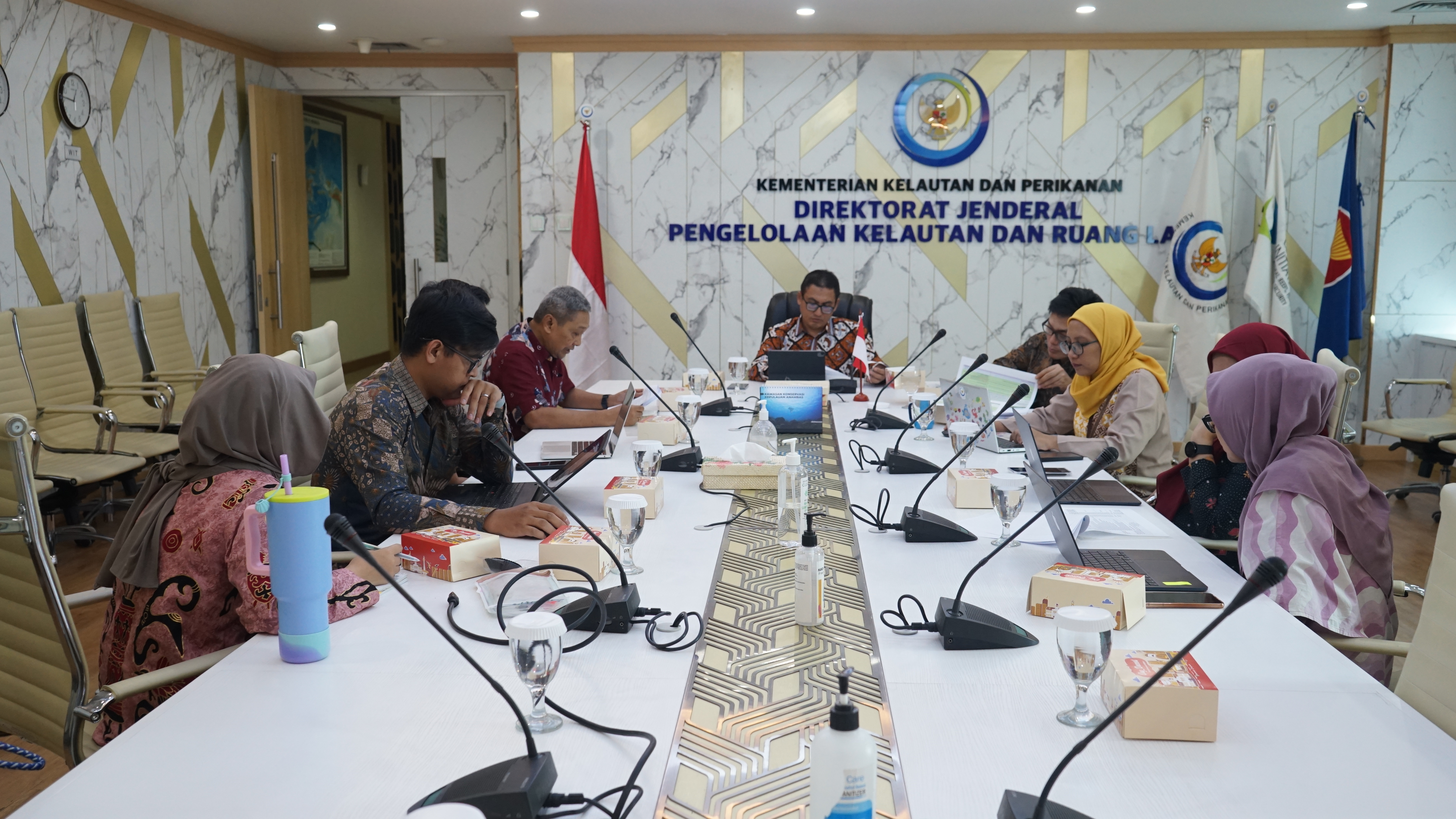 Kunjungan Tim Konservasi Indonesia (KI) dengan Ditjen PKRL terkait Side Event OOC, Jakarta (21/2).