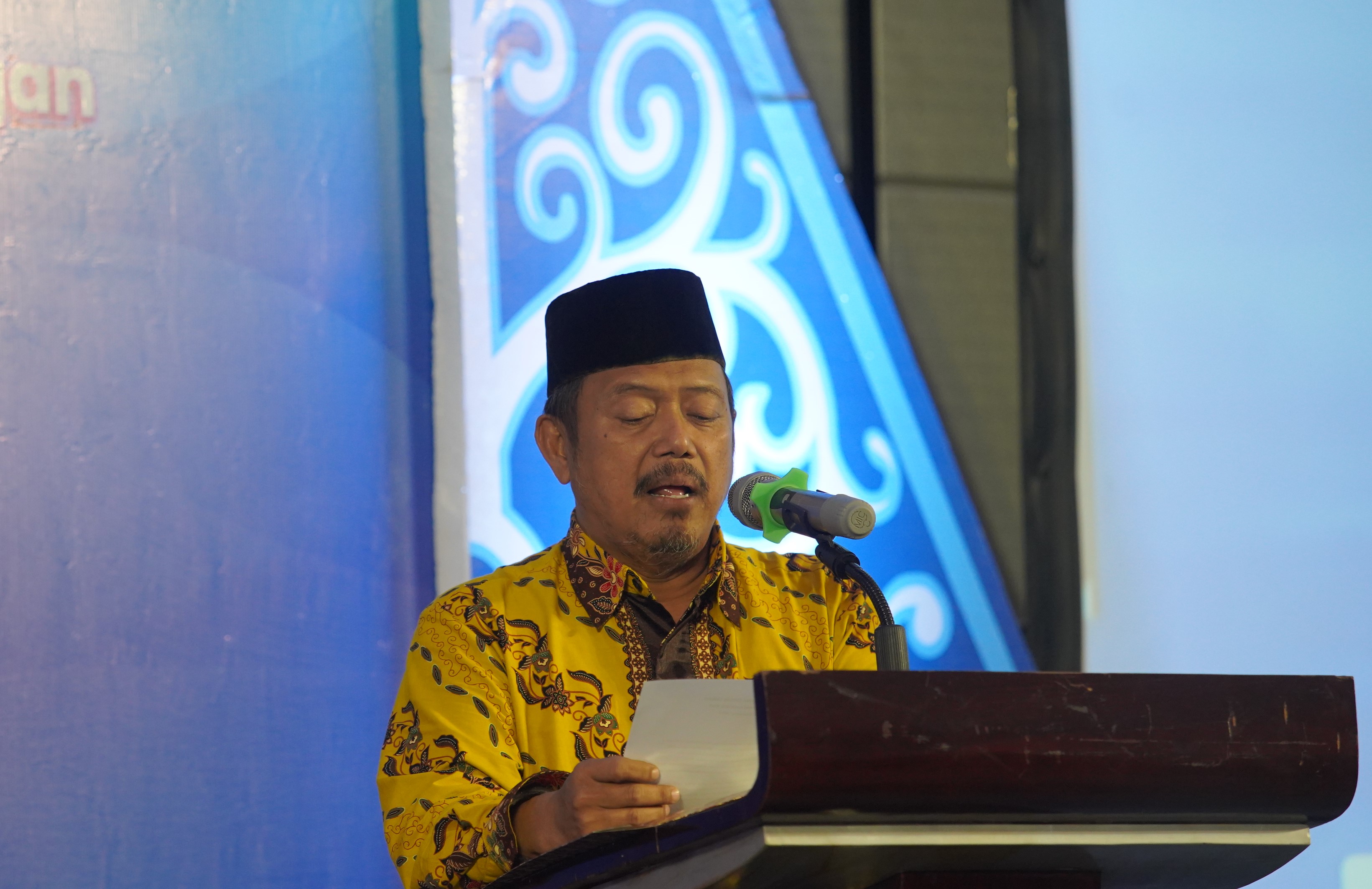 Forum Adat Nasional ”Sinergi dan Optimalisasi Peran Masyarakat Hukum Adat dan Pemangku Kepentingan Dalam Pengelolaan Wilayah Pesisir dan Pulau-pulau Kecil”, Yogyakarta (15/12).