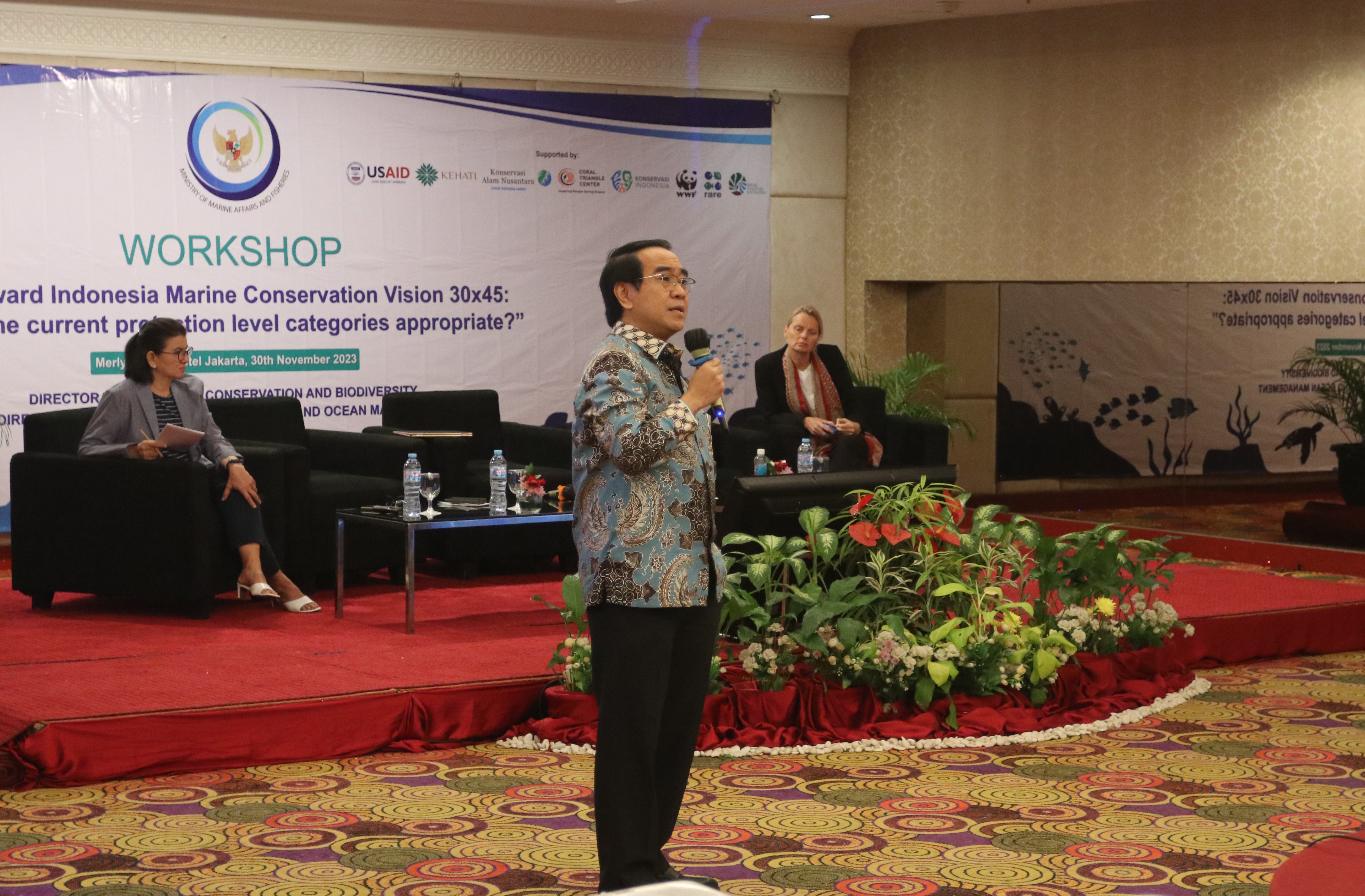 Seminar Internasional ”Towards Indonesia Marine Conservation Vision 30by45: Are the current protection level categories appropriate?”, Jakarta (30/11).