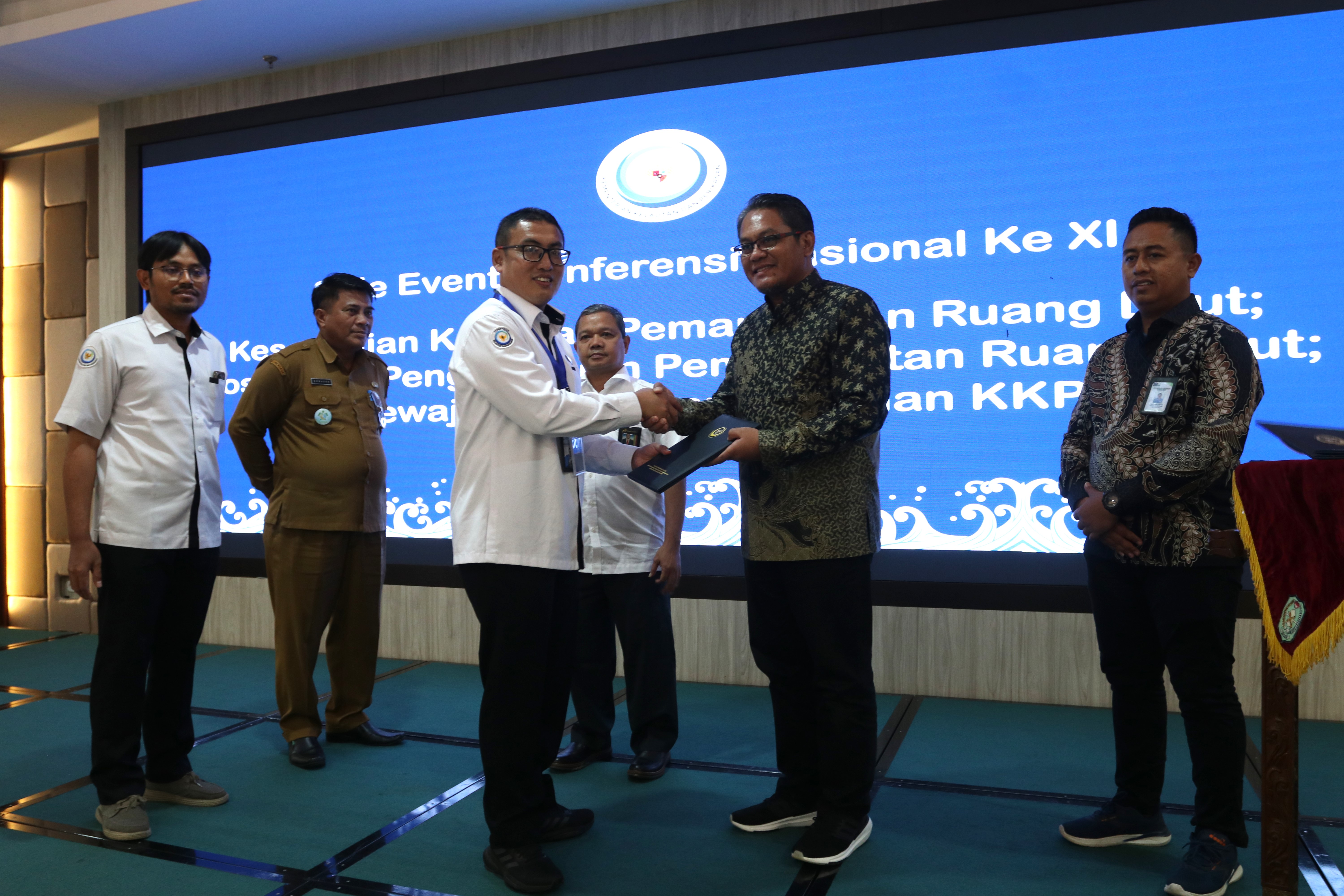 Workshop ”Kesesuaian Kegiatan Pemanfaatan Ruang Laut” pada side event KONAS Pesisir XI di Pontianak, (27/11).