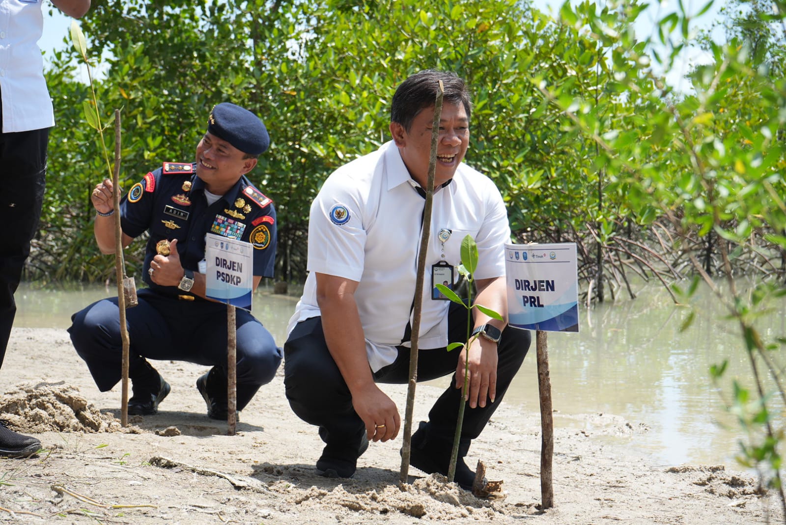 Kunjungan Kerja Menteri Kelautan dan Perikanan dan penyerahan dokumen Kesesuaian Kegiatan Pemanfaatan Ruang Laut (KKPRL), Bangka (8/2)