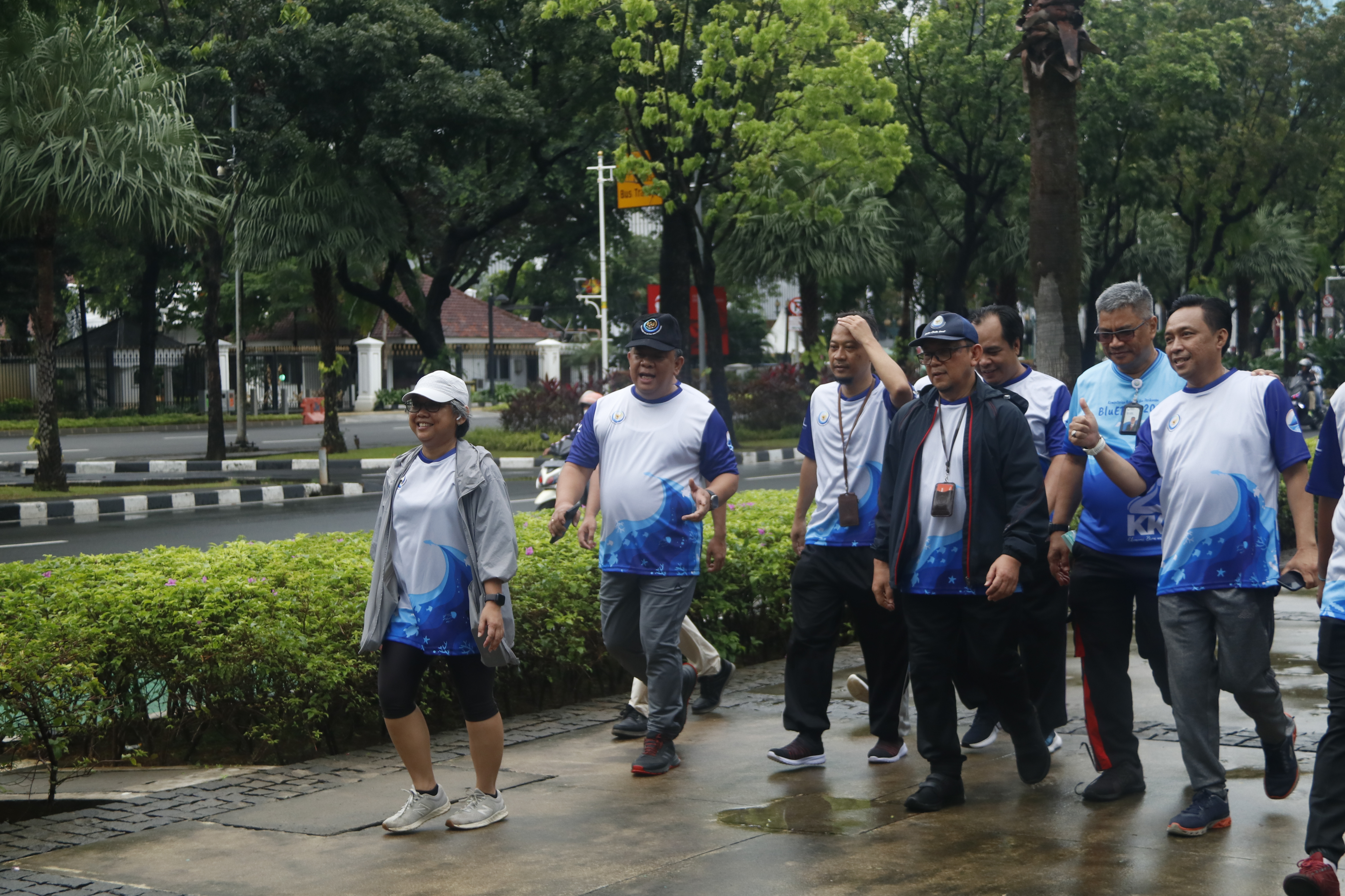 Jalan Sehat Bersama Direktorat Jenderal Pengelolaan Ruang Laut Mengawal Ekologi Laut untuk Ekonomi Biru, Jakarta (3/2).