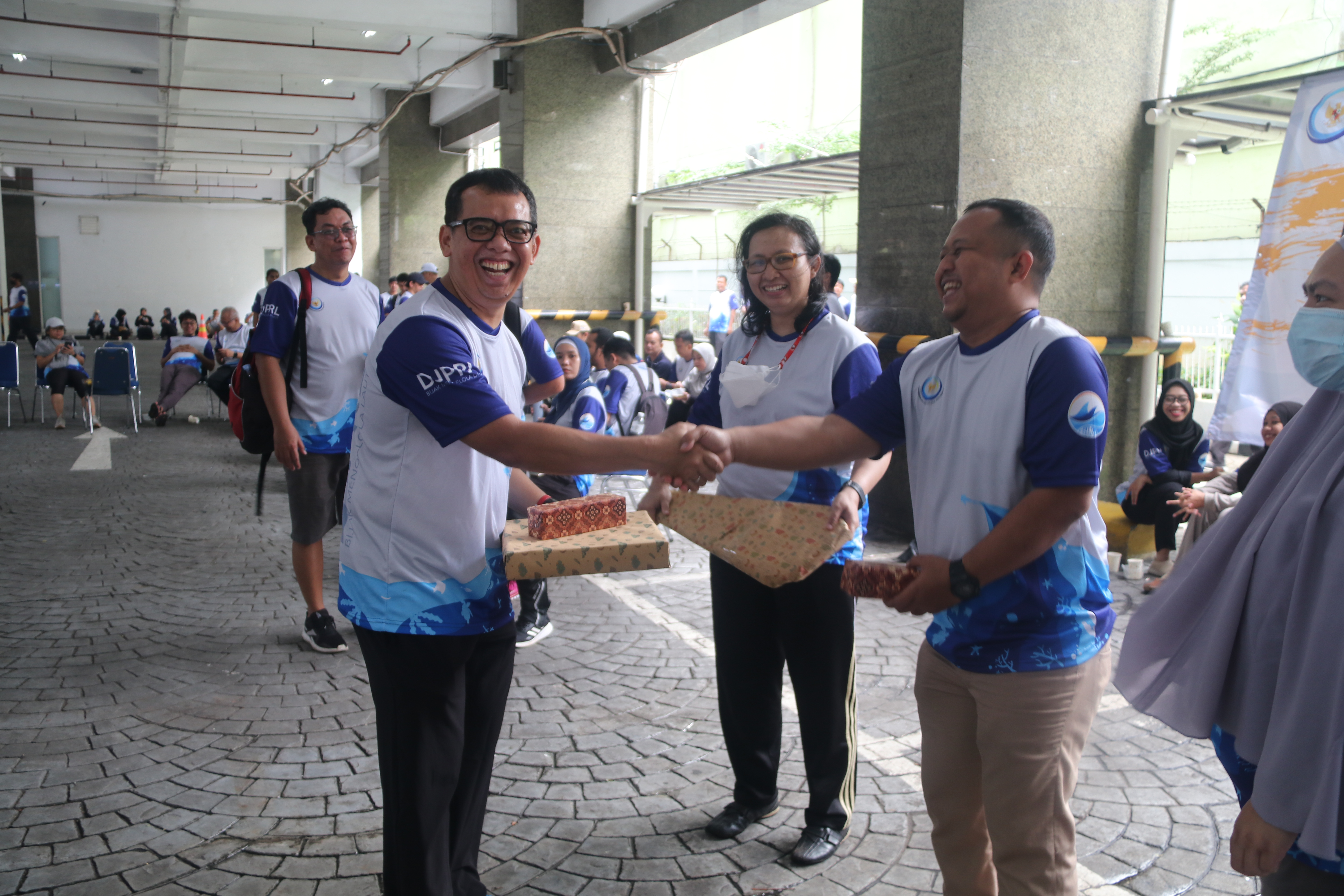 Jalan Sehat Bersama Direktorat Jenderal Pengelolaan Ruang Laut Mengawal Ekologi Laut untuk Ekonomi Biru, Jakarta (3/2).