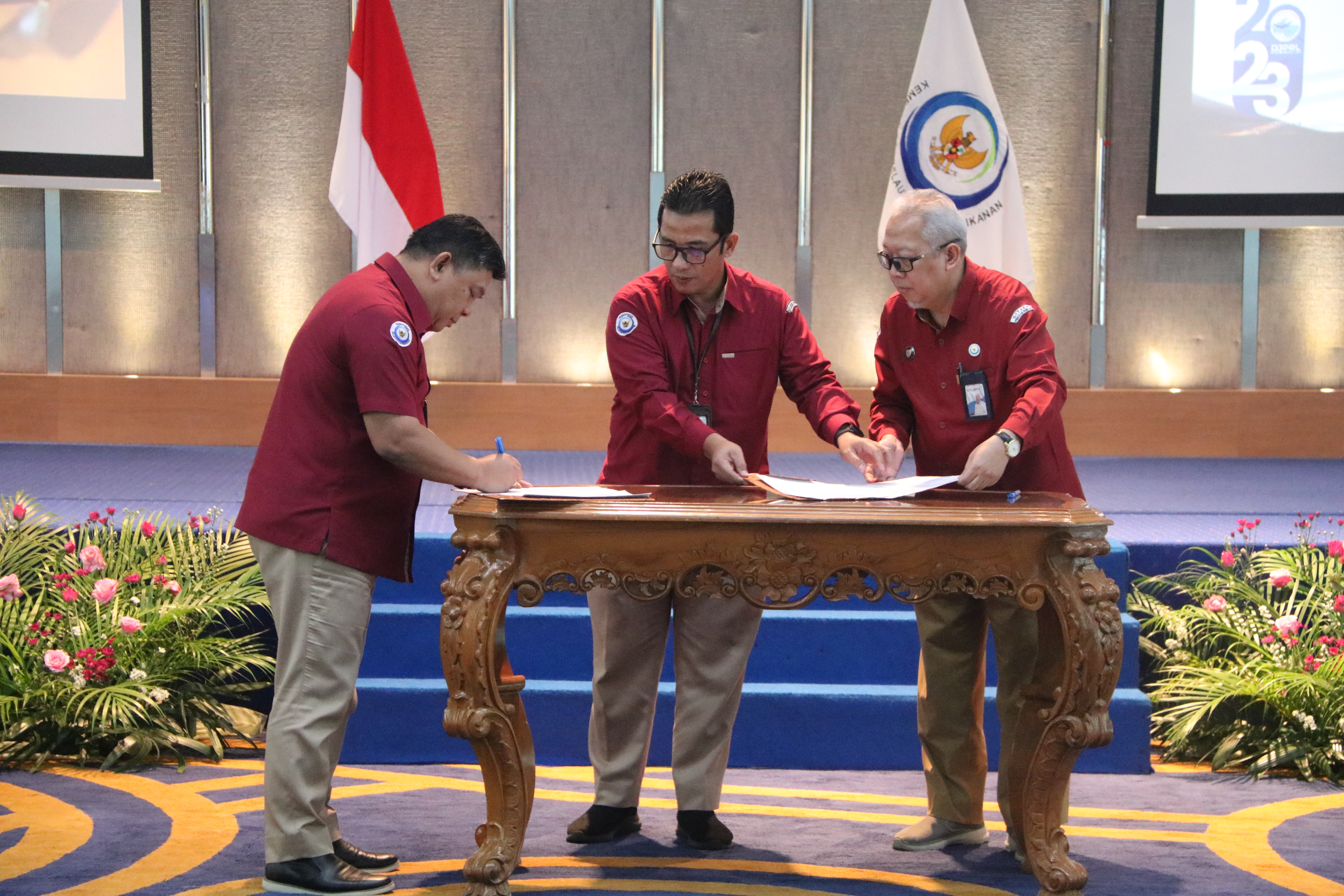 Penandatanganan Perjanjian Kinerja tahun 2023 Lingkup Ditjen Pengelolaan Ruang Laut, Jakarta (2/2)