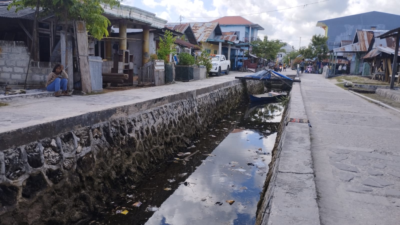 Gerakan Bersih Pantai dan Laut di Kab. Wakatobi (8/6)