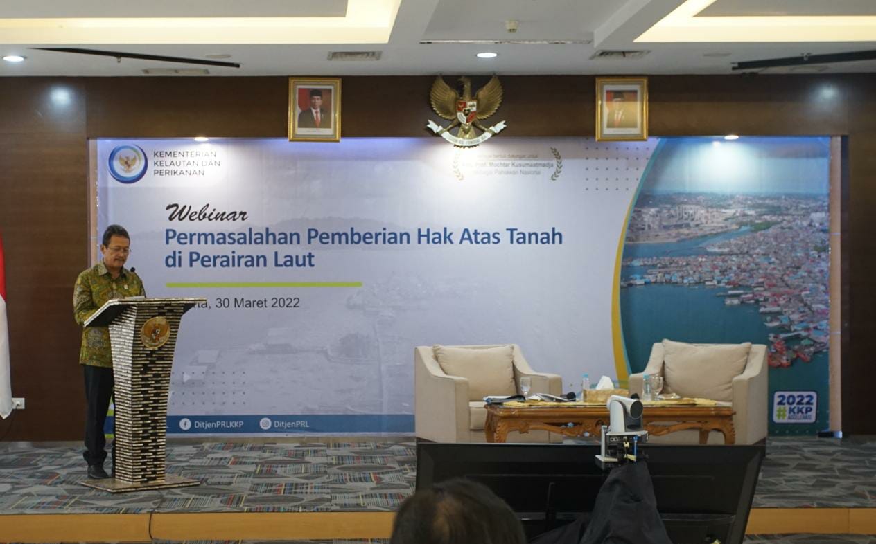 Webinar ”Permasalahan Pemberian Hak Atas Tanah (HAT) di Perairan Laut”