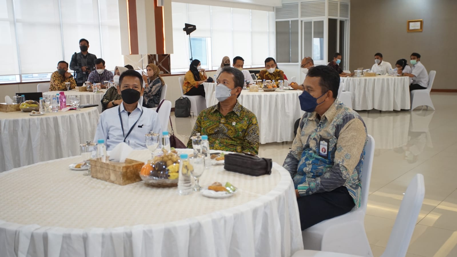 Webinar ”Permasalahan Pemberian Hak Atas Tanah (HAT) di Perairan Laut”