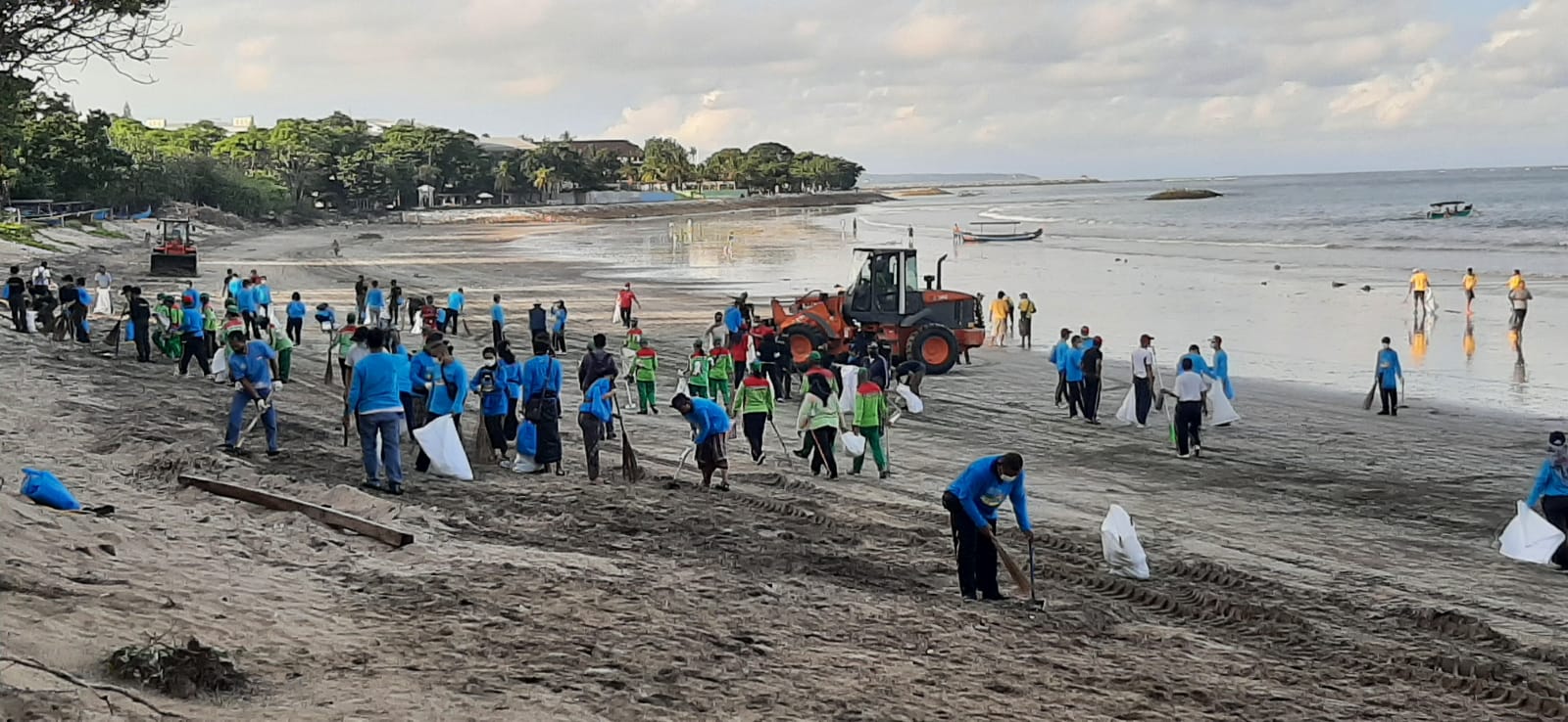 Gerakan Bersih Pantai di Bali (10/3)