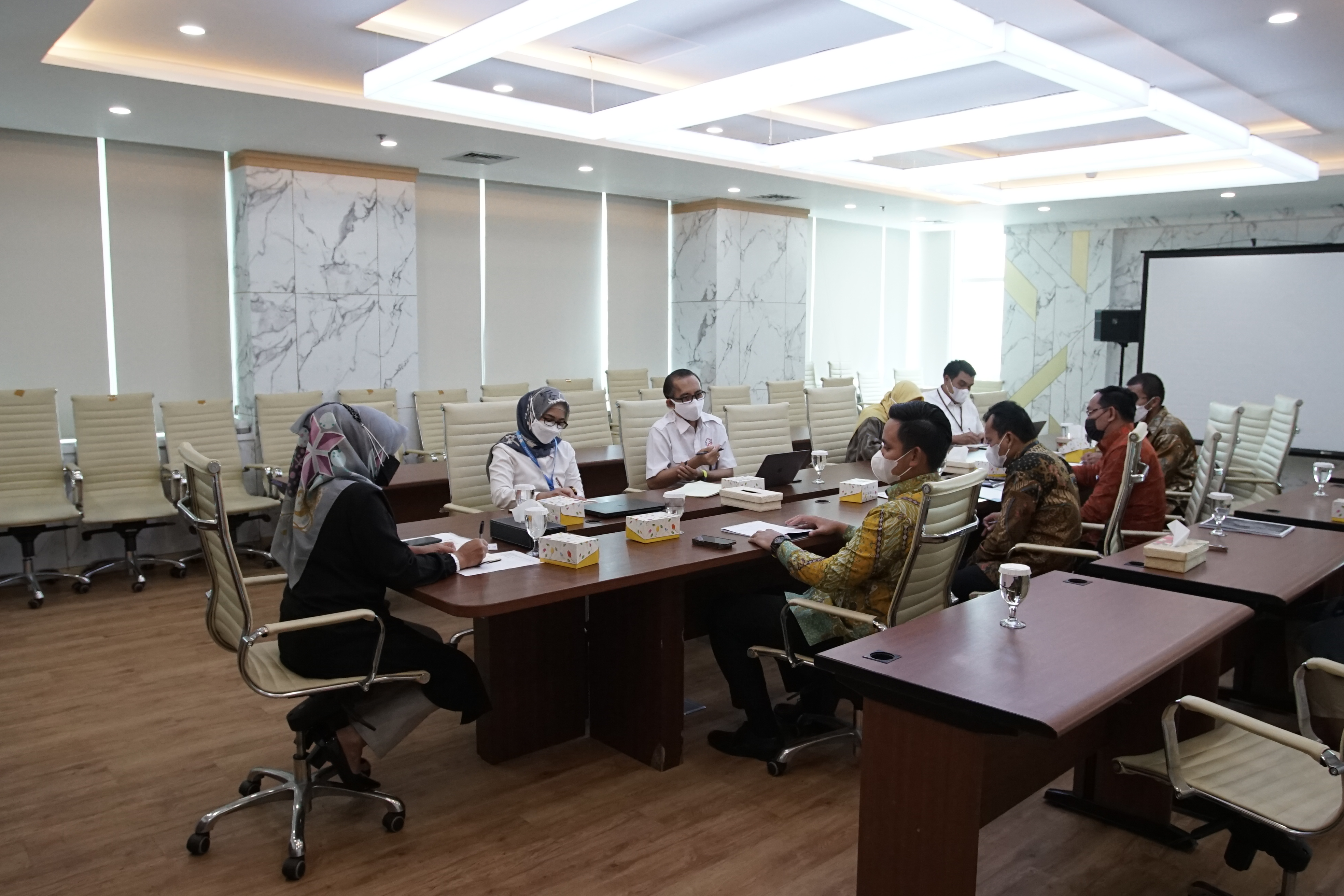 Plt. Dirjen PRL dan jajaran menerima kunjungan Bupati kendal dan tim, Jakarta (8/9).