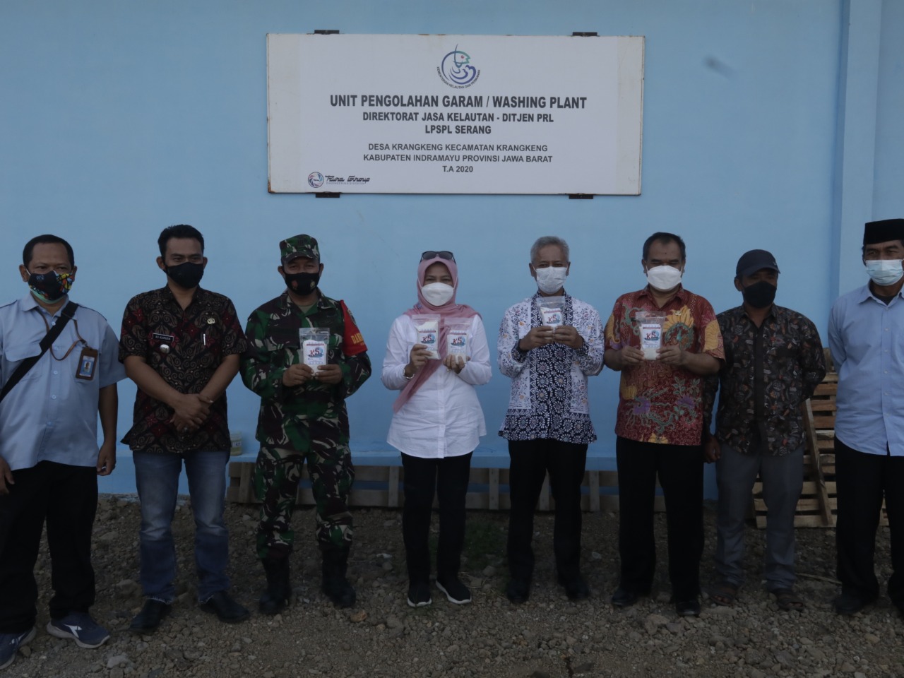 Kunjungan Plt. Dirjen PRL Ibu Pamuji Lestari ke lokasi Washing plant garam di Indramayu, (28/8).