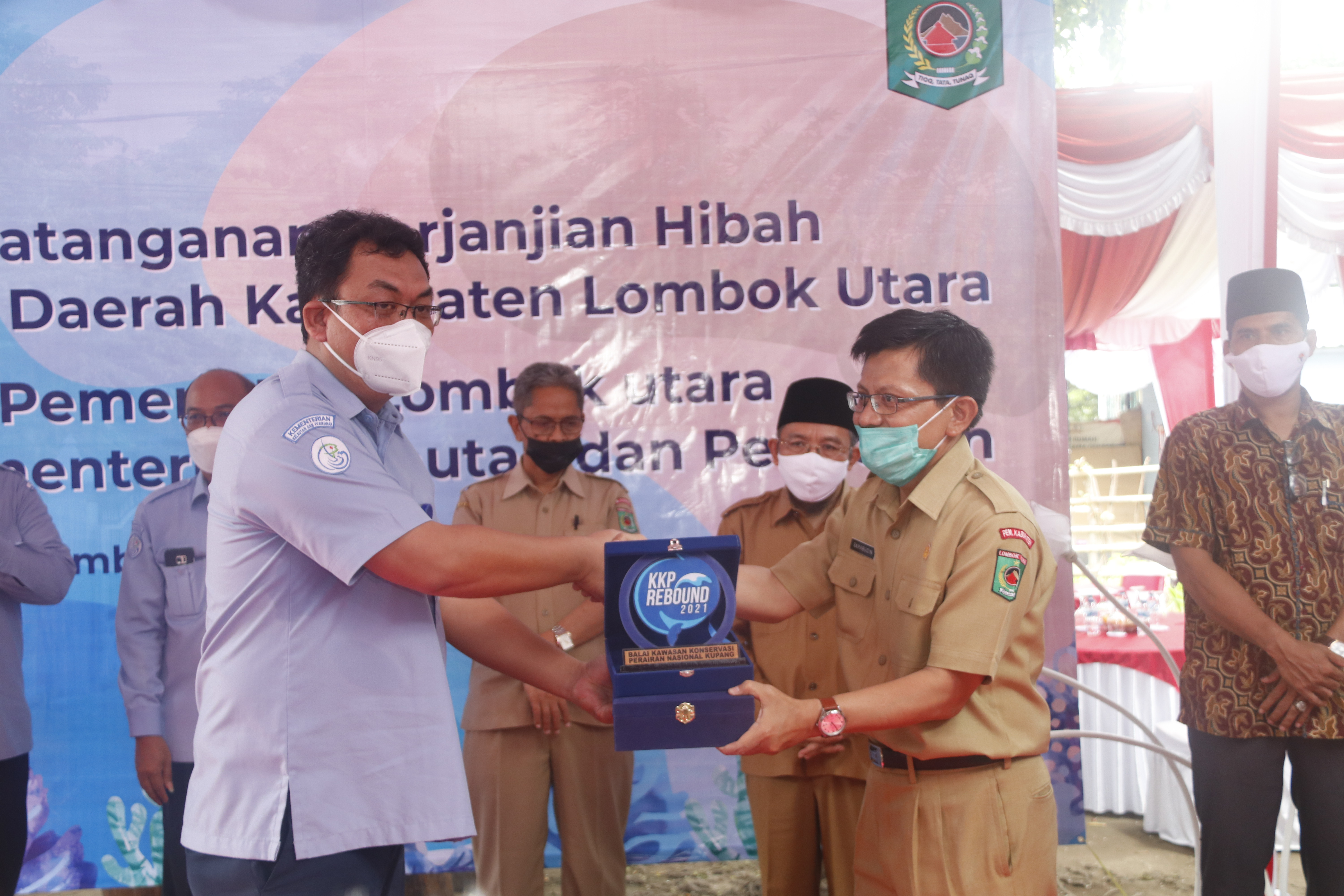 Serah Terima Barang Milik Daerah Dari Pemkab Lombok Utara Kepada KKP, Senin (25/1)