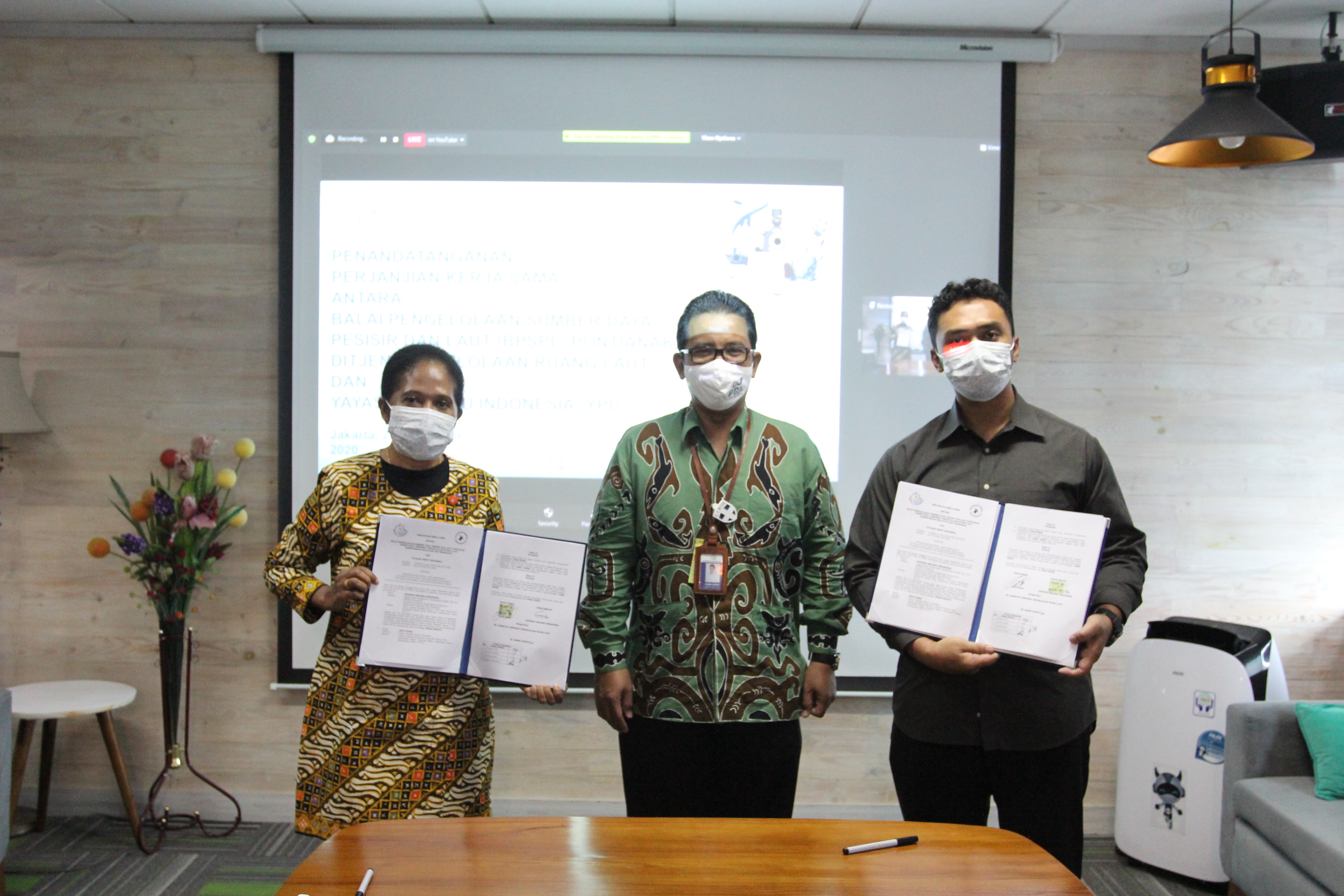 Pendantanganan Perjanjian Kerjasama Antara BPSPL Pontianak Dengan YPI, Jakarta (22/12)