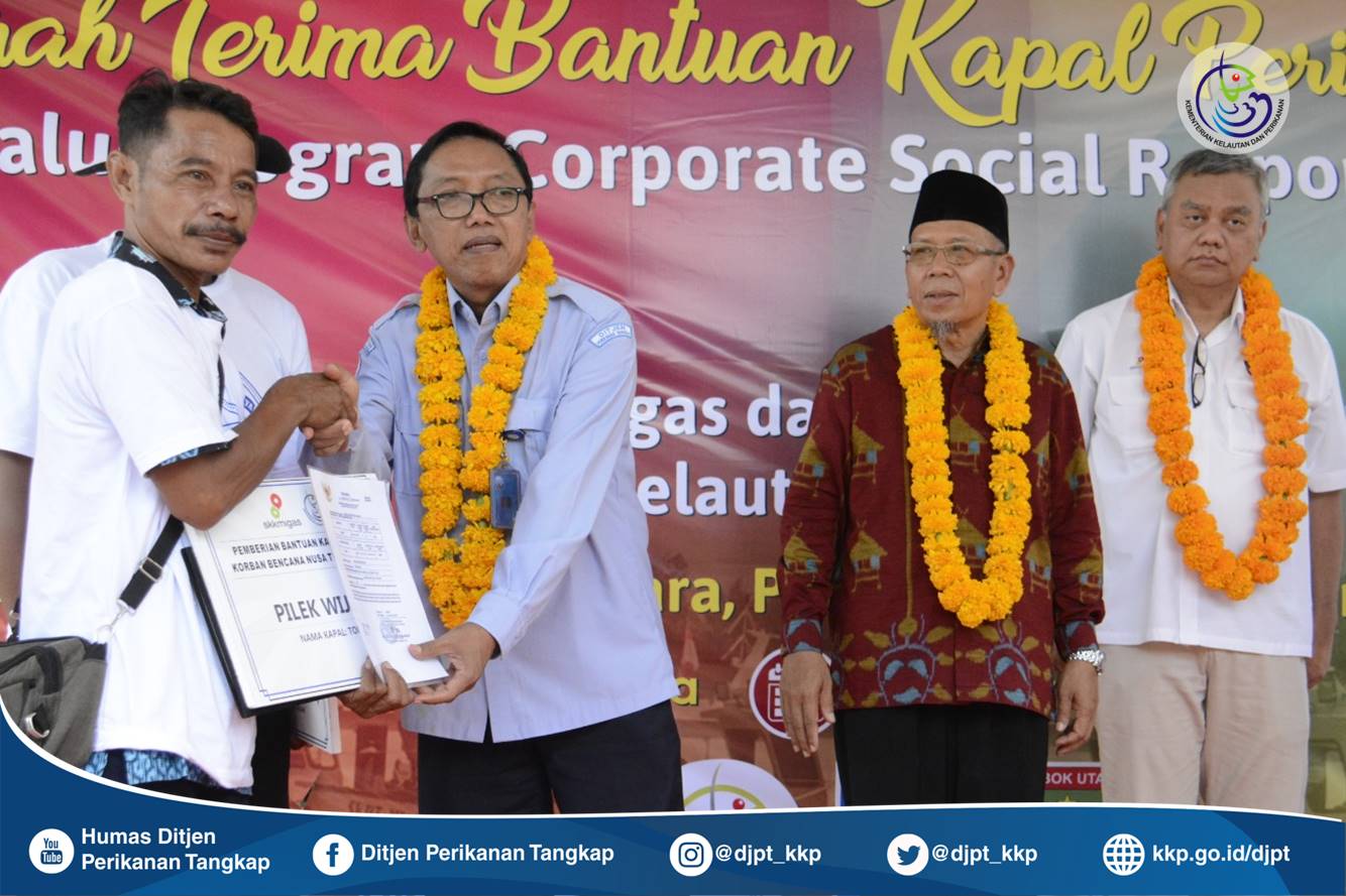 Serah Terima Kapal Perikanan Program CSR SKK Migas di Kabupaten Lombok Utara