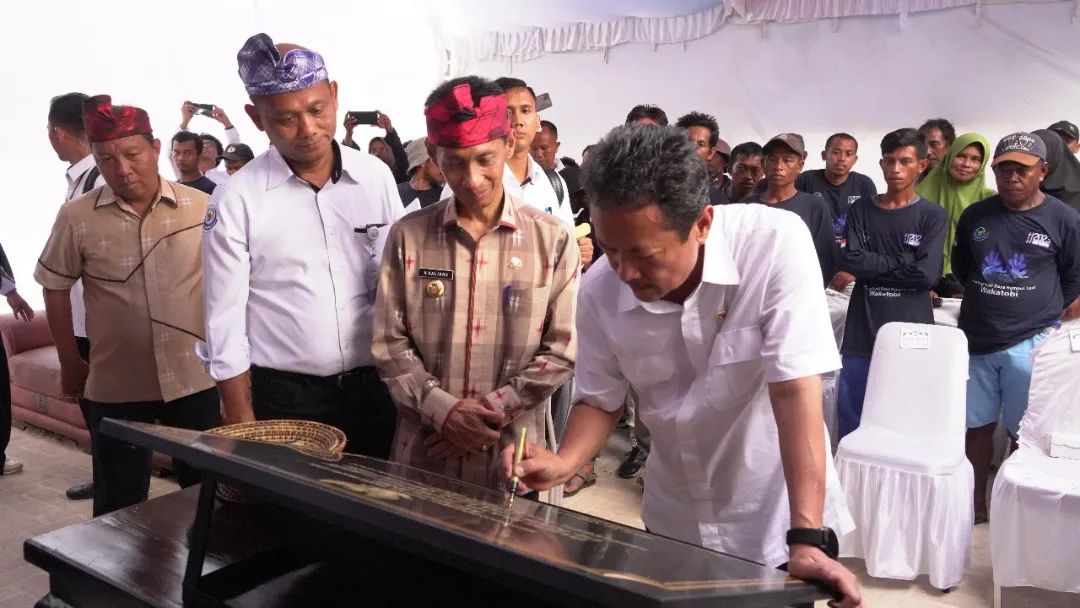 Peresmian Modeling Budidaya Rumput Laut di Kabupaten Wakatobi