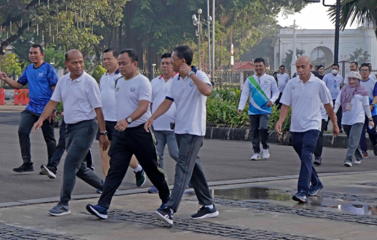 Jalan Sehat MKP Beserta Jajaran di Monas