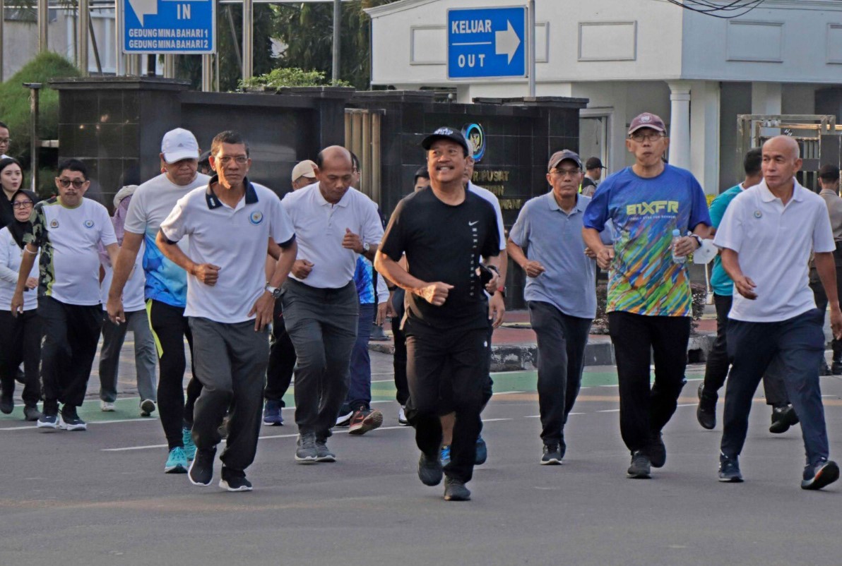 Jalan Sehat MKP Beserta Jajaran di Monas