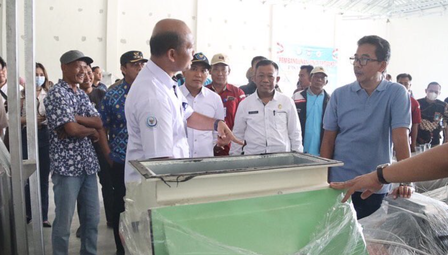 Dirjen PB melakukan peninjauan pembangunan Unit Produksi Pakan Ikan Mandiri di Kabupaten Oku Timur, Provinsi Sumatera Selatan