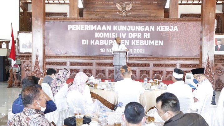 Dirjen PB melakukan pemaparan mengenai modelling tambak udang modern (18/11/21)