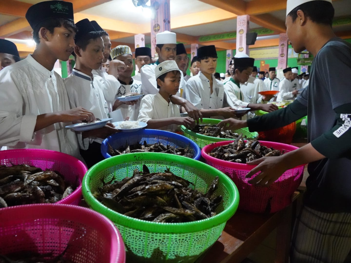 Protein Ikan untuk Santri