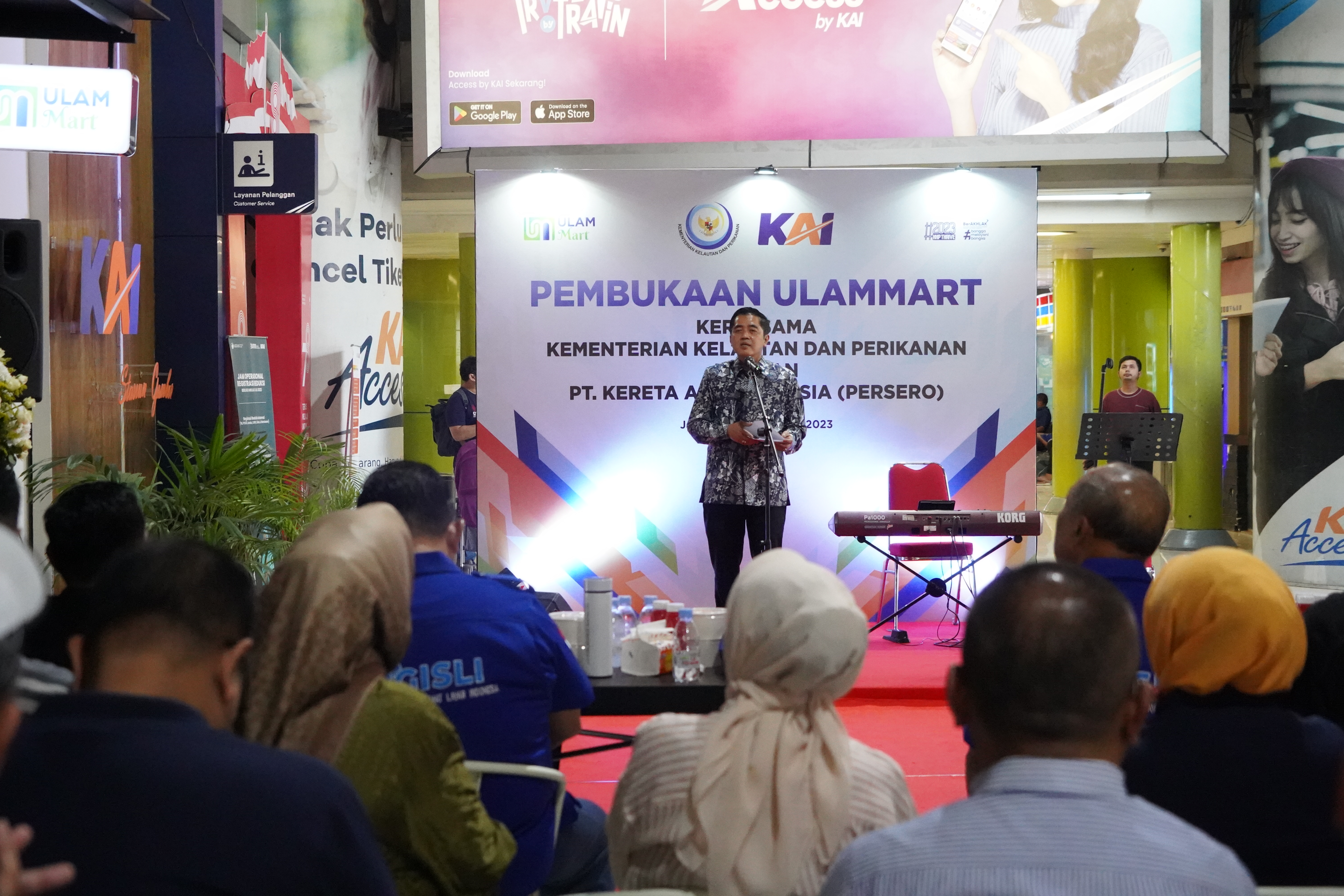 Peresmian Gerai Produk UMKM Perikanan ”Ulammart” di Stasiun Gambir