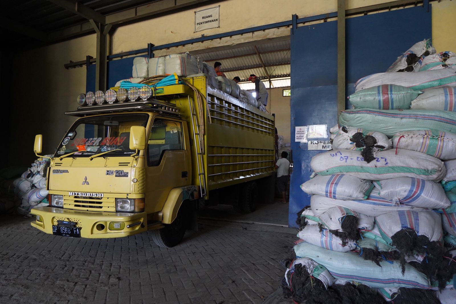 Kunjungan Dirjen PDSPKP beserta Direktur Logistik ke Gudang SRG yang dikelola oleh Kospermindo