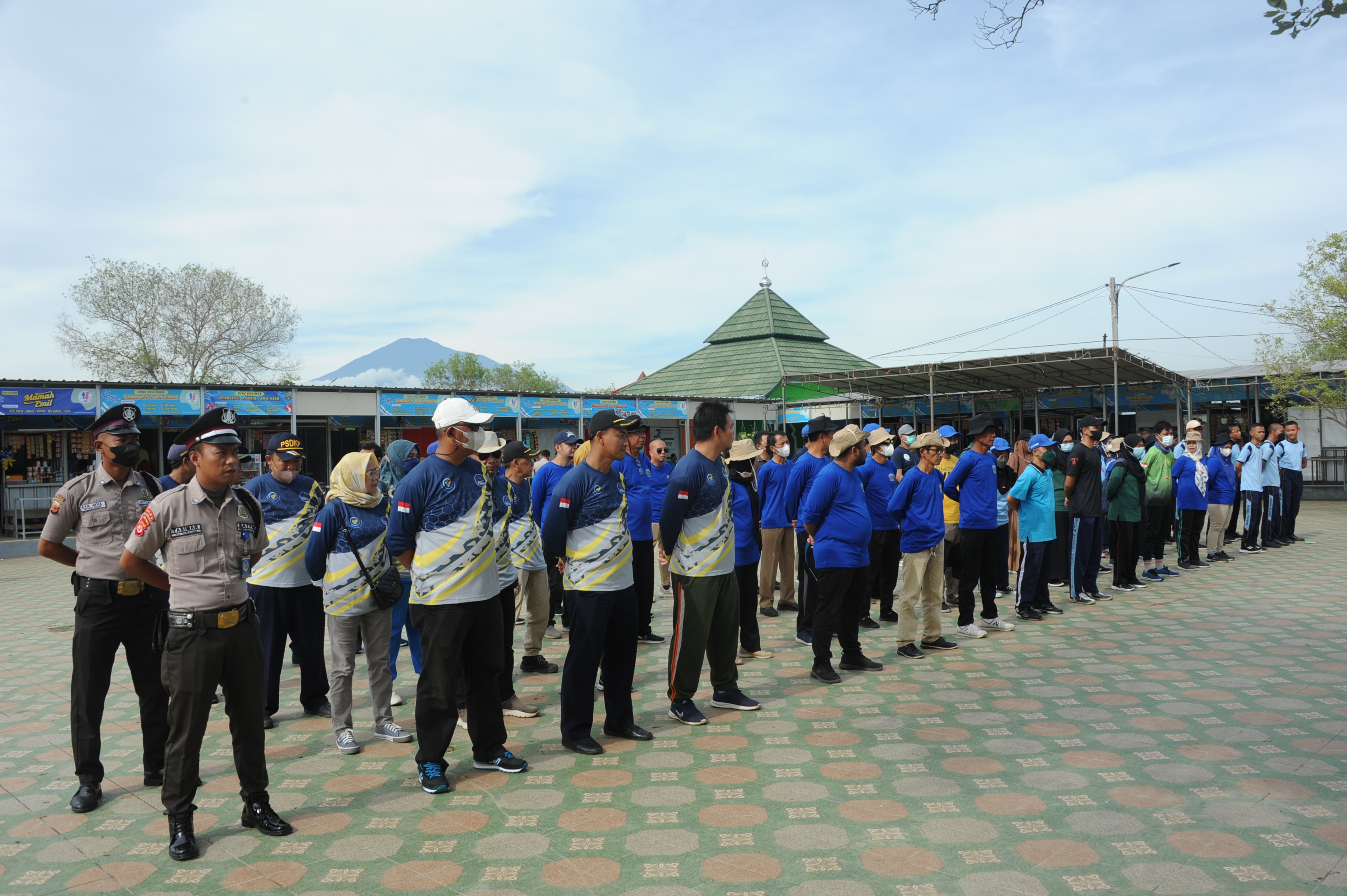 Gerakan Bulan Cinta Laut di Cirebon