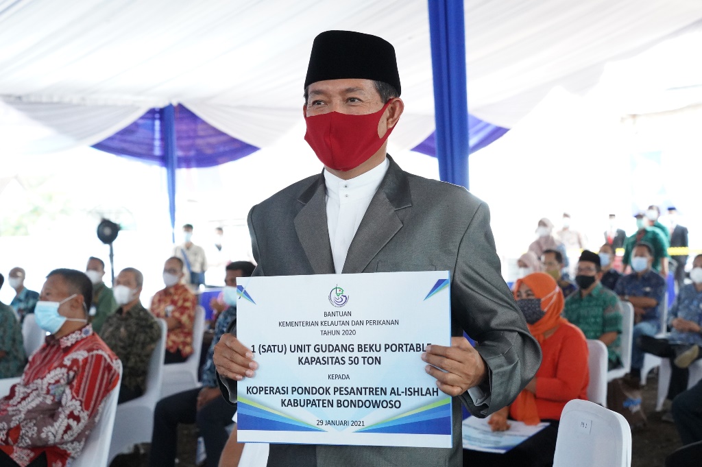 Penyerahan Bantuan Cold Storage Portable di Kabupaten Bondowoso