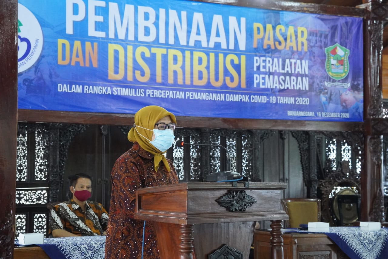 Penyerahan Bantuan Stimulus Pemasar Ikan di Kabupaten Banjarnegara