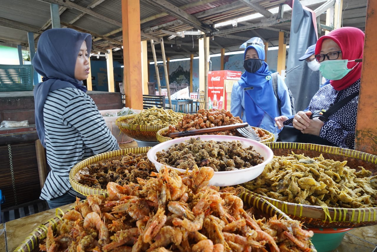 Penyerahan Bantuan Stimulus Pemasar Ikan di Kabupaten Bantul - DIY