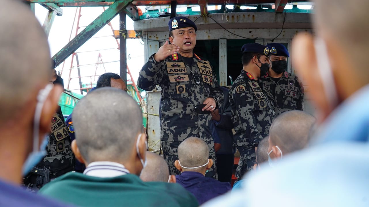 Konferensi Pers Penangkapan 2 KIA Pelaku Illegal Fishing Berbendera Vietnam di Pangkalan PSDKP Batam (22/8)