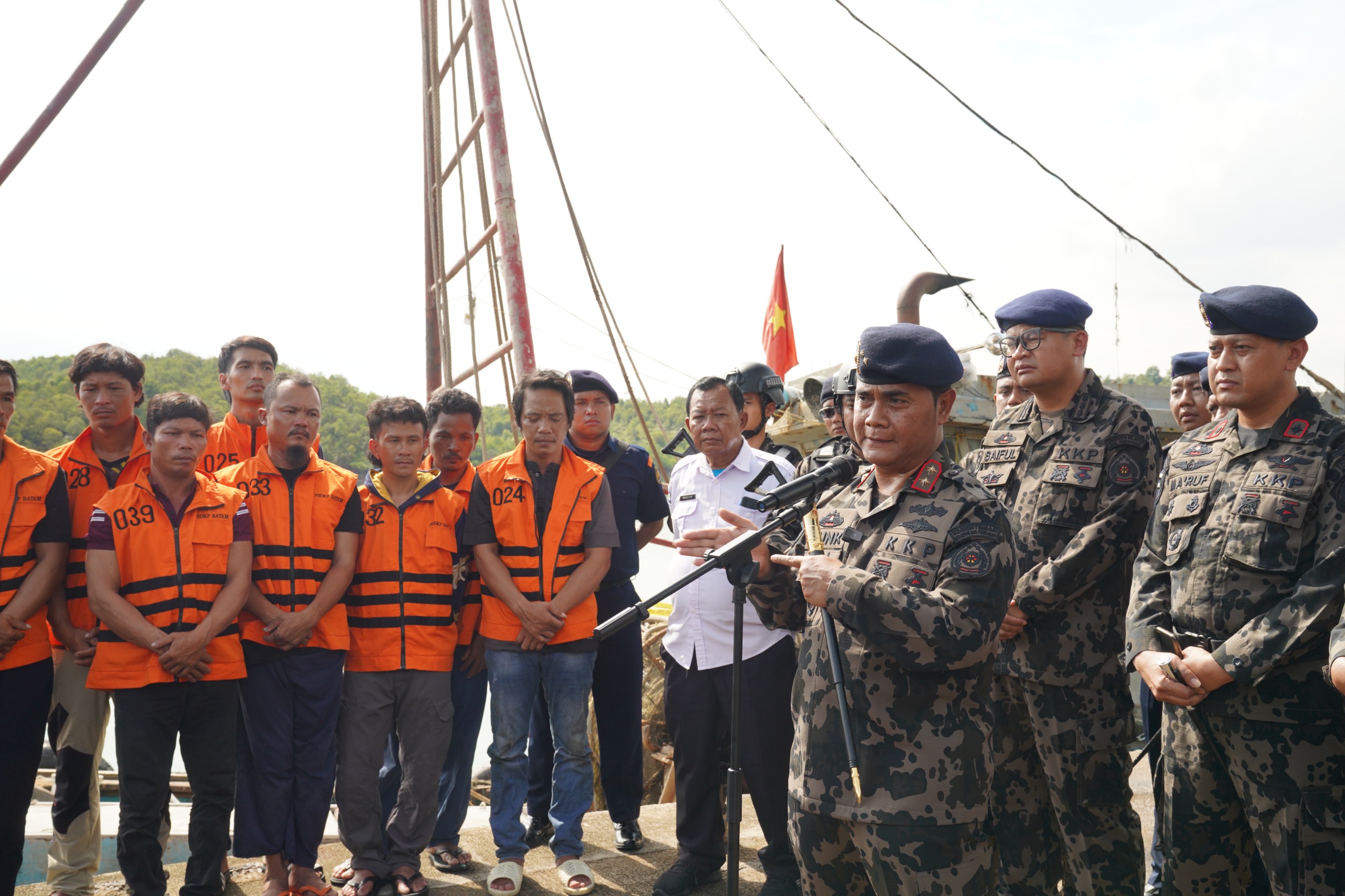 Konferensi Pers KKP Amankan Kapal Vietnam di Perairan Natuna