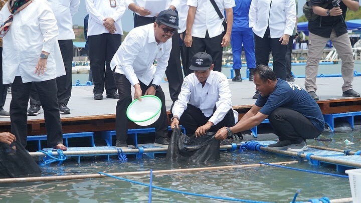 Peresmian Modeling Budidaya Lobster di Batam