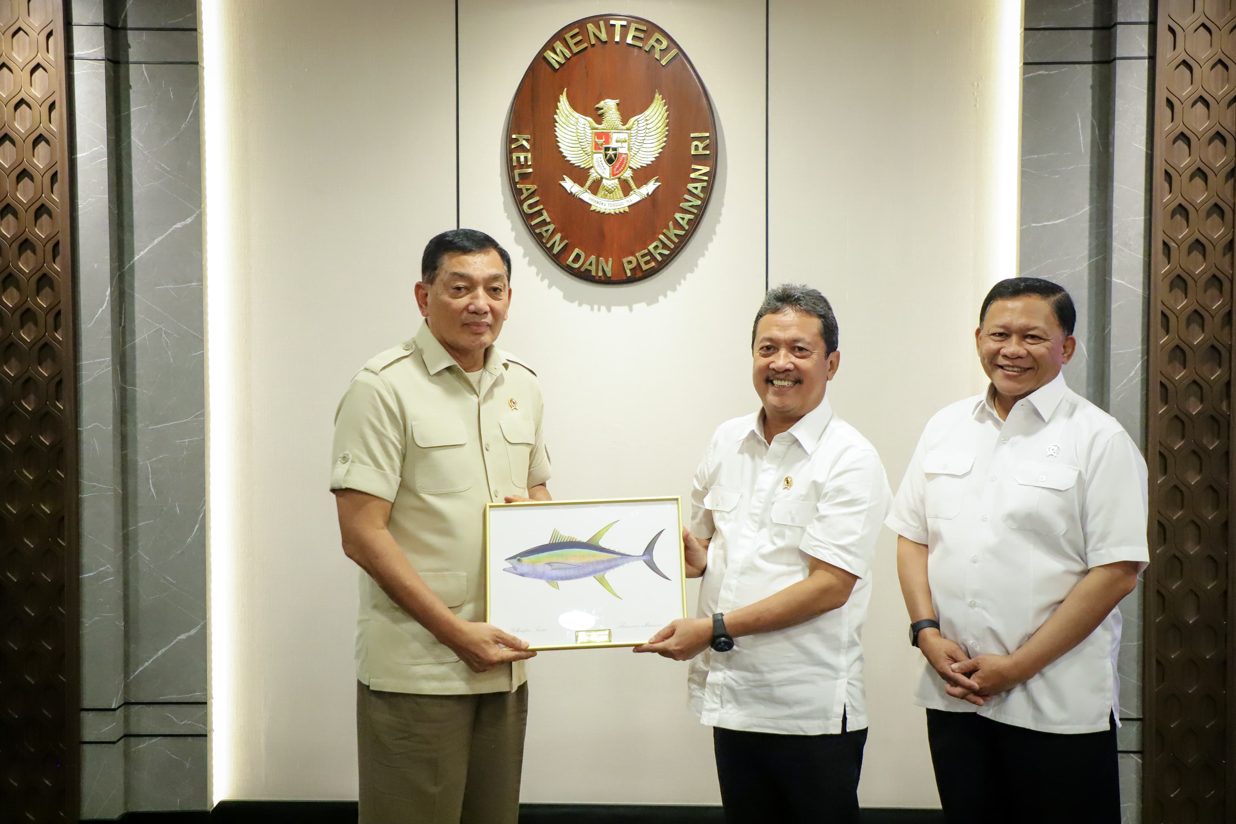 kedatangan tamu spesial yang juga teman lama Pak Menhan Sjafrie Sjamsoeddin di kantor KKP