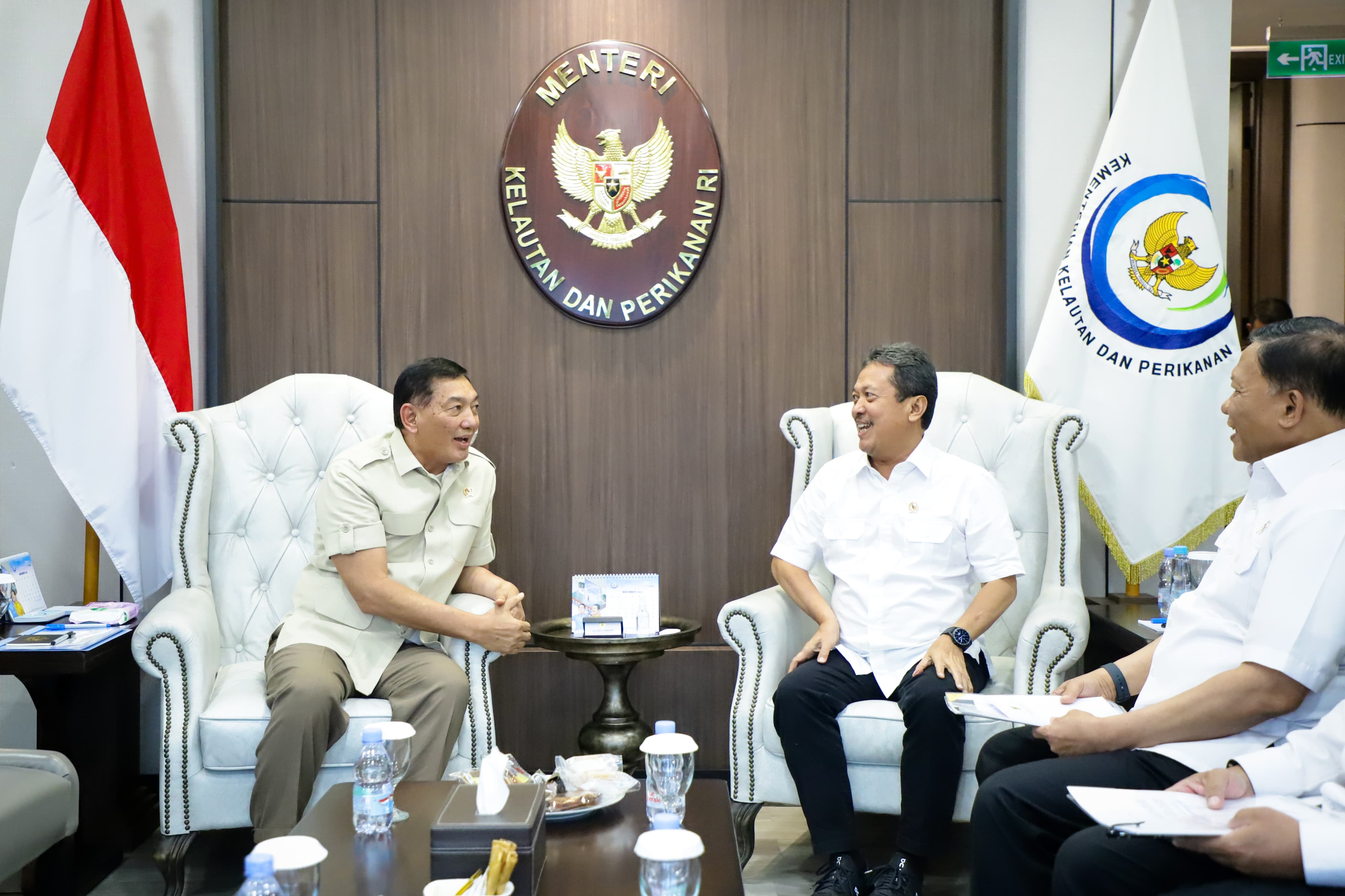 kedatangan tamu spesial yang juga teman lama Pak Menhan Sjafrie Sjamsoeddin di kantor KKP