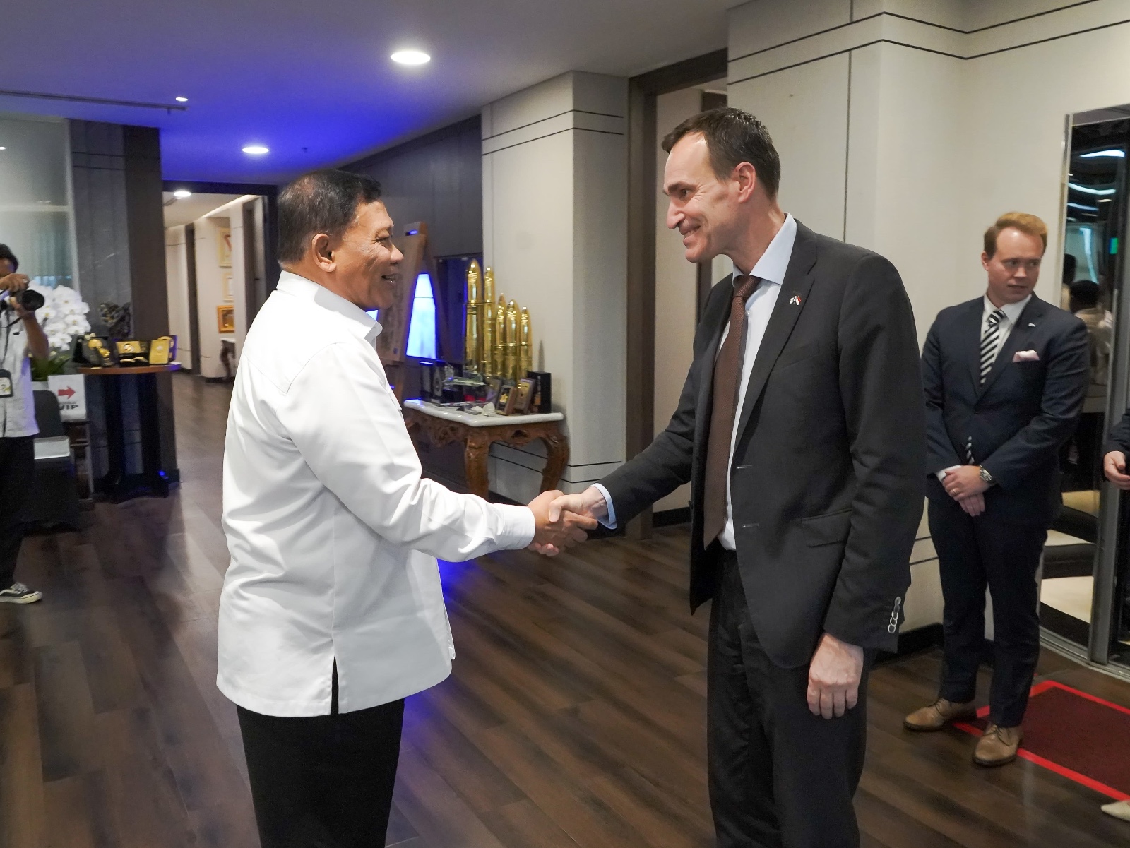 Bapak Menteri Trenggono bertemu dengan Duta Besar Finlandia